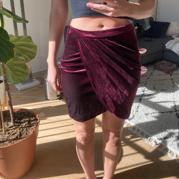 Forever 21 Maroon Velvet Ruched Skirt Small - Picture 1 of 3